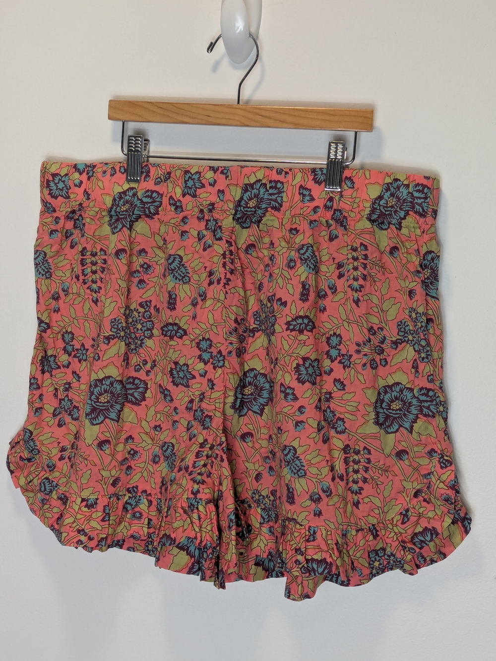 NATURAL LIFE Coral Floral High-Waist Ruffle Hem Shorts Size Large NWT Boho Chic